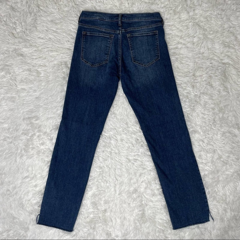 Banana Republic Girlfriend Jeans Distressed Raw Hem Dark Wash Women’s 28L - Picture 8 of 12